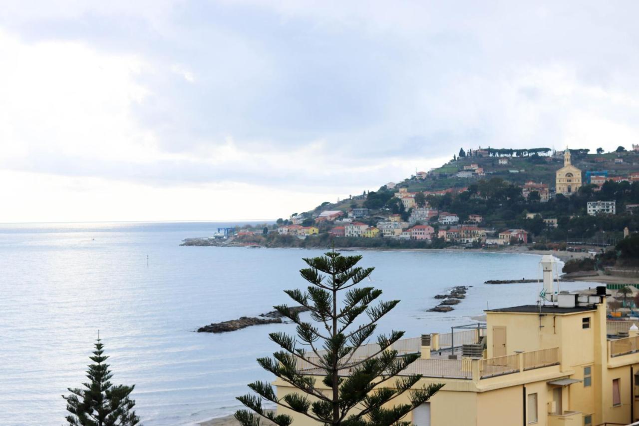 H11 Arma Vista Mare Panoramica Arma di Taggia Exterior foto