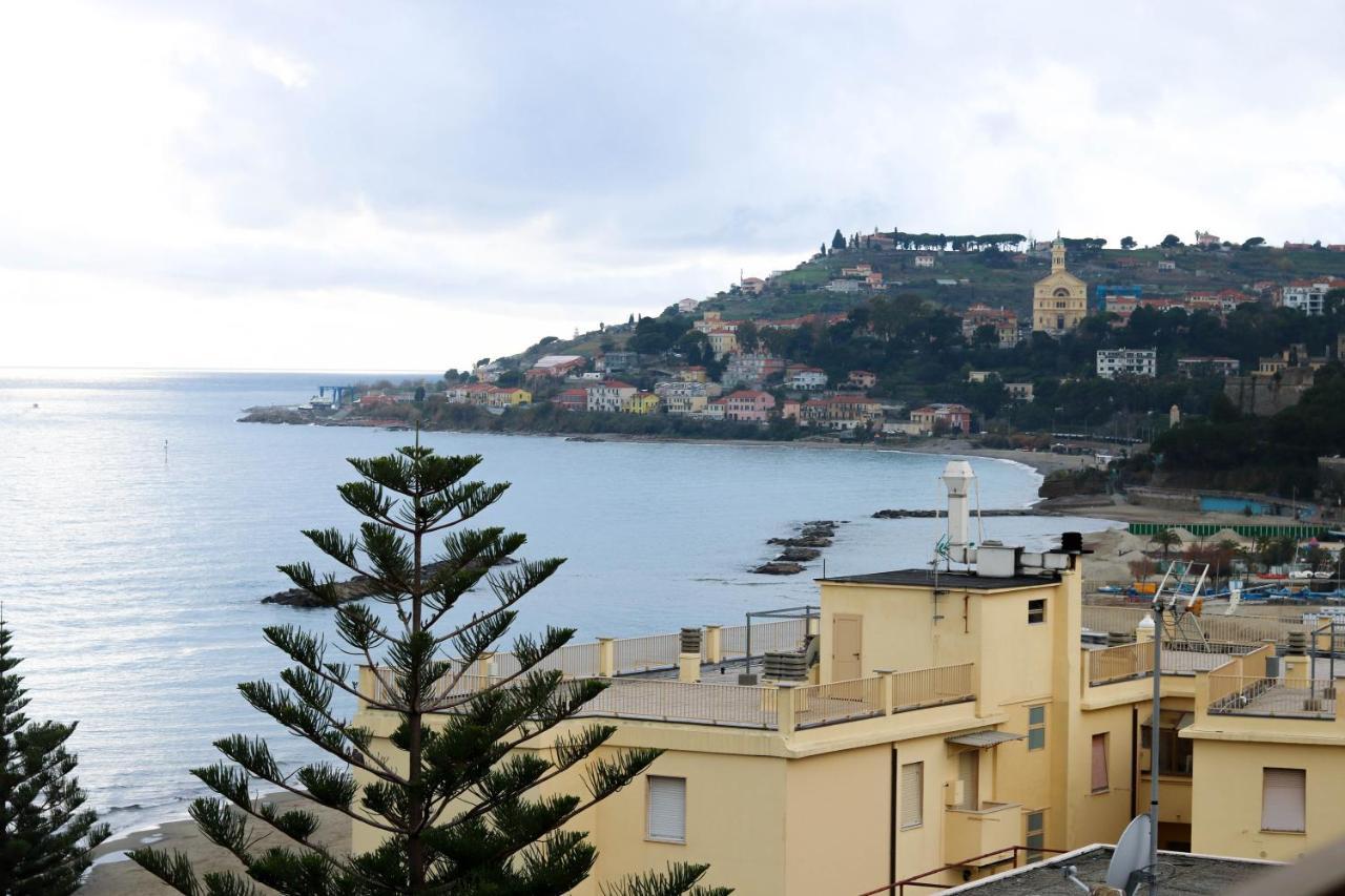 H11 Arma Vista Mare Panoramica Arma di Taggia Exterior foto
